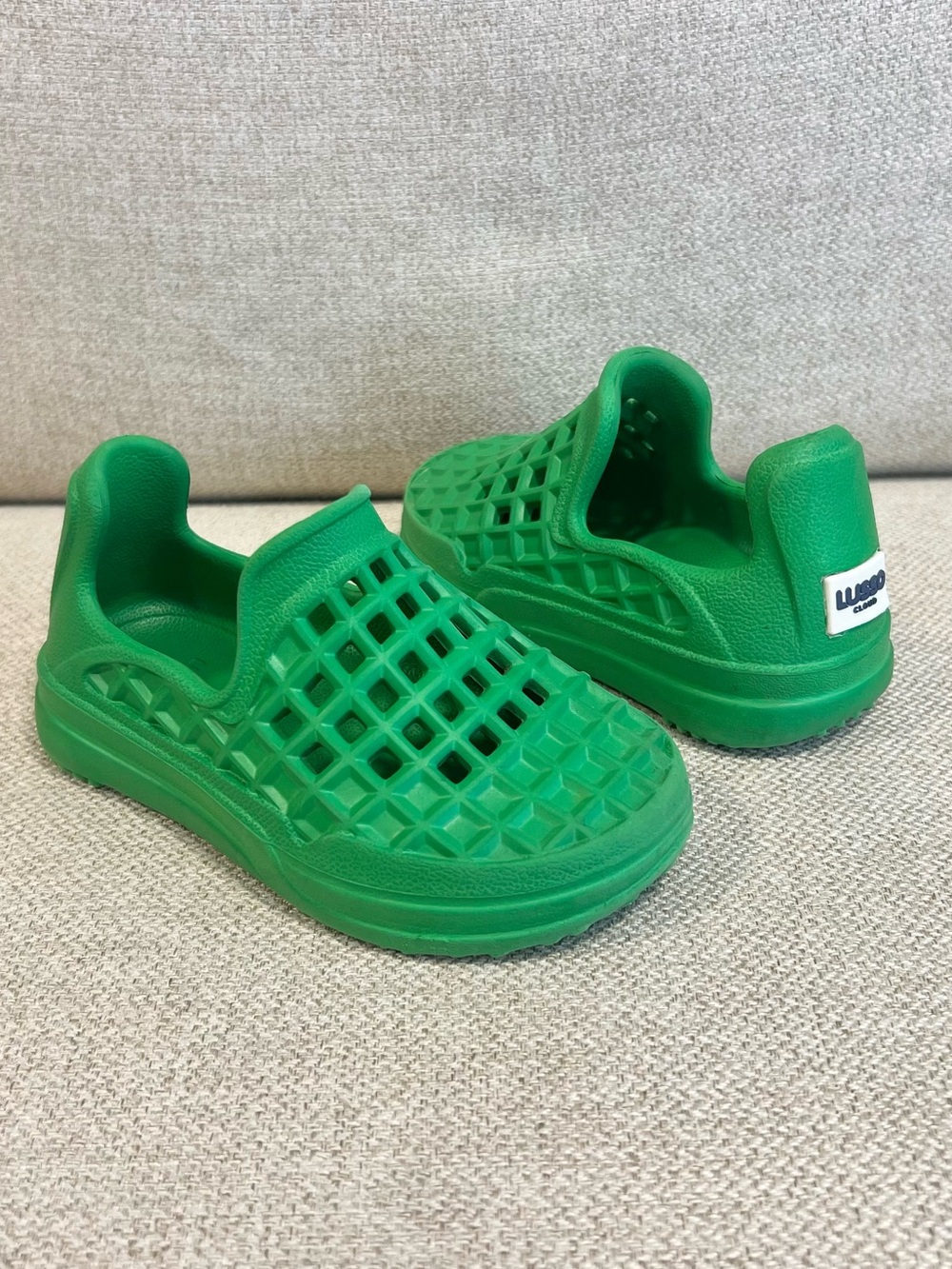 Lusso Cloud Scenario Size 9 Kids Green Slip-On Water Shoes | EUC
